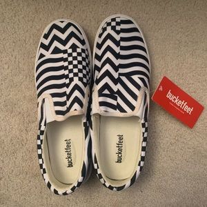 BRAND NEW BUCKETFEET BLACK AND WHITE SHOES